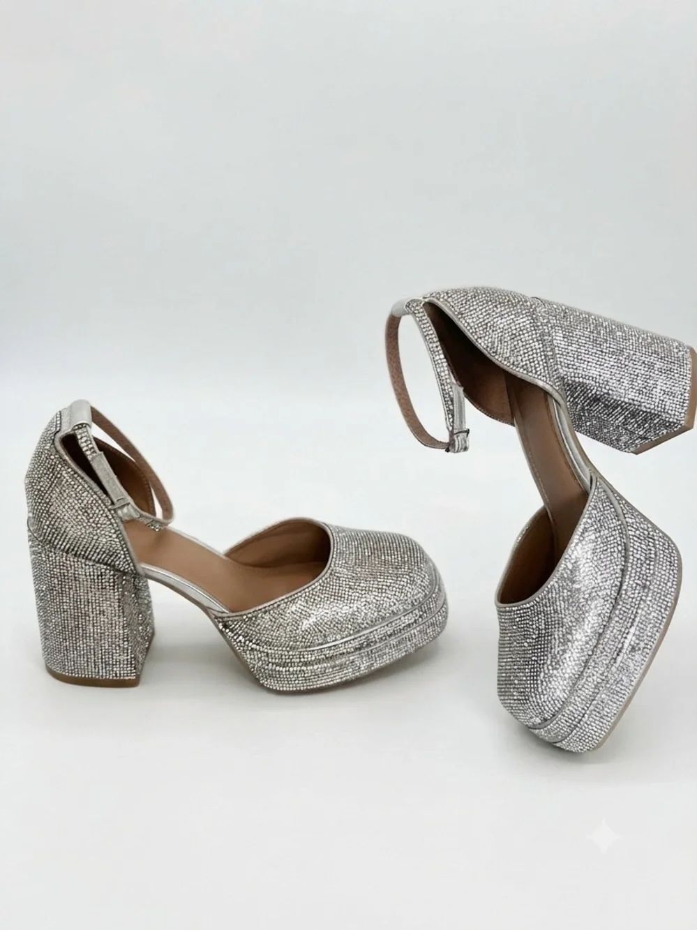 Wild Fable Bianca Silver Rhinestone Platform Pumps Size 8